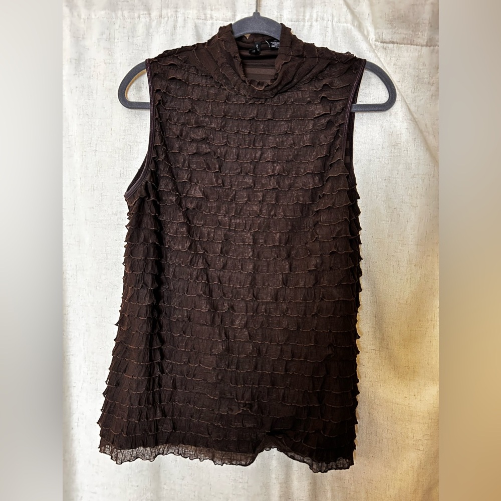 Ruffled sleeveless blouse in chocolate. Xl. New directions brand.